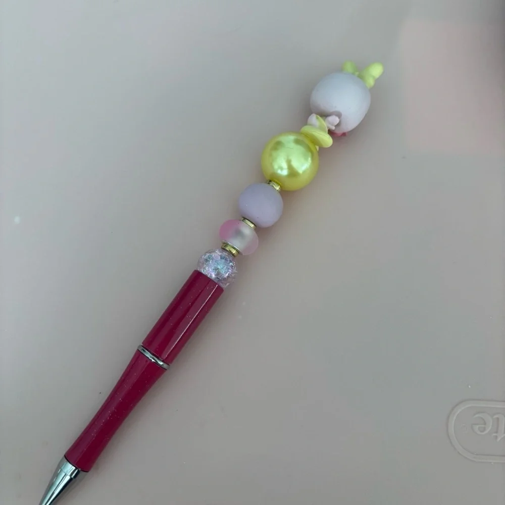 Disney Doorables: Mickey Mouse & Friends: Wonderland Daisy Duck handmade pen